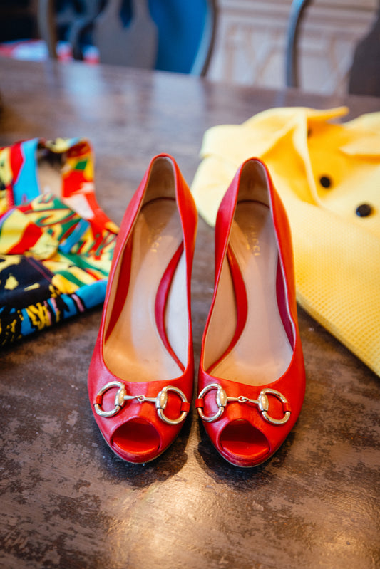 Gucci horse bit heels in red leather